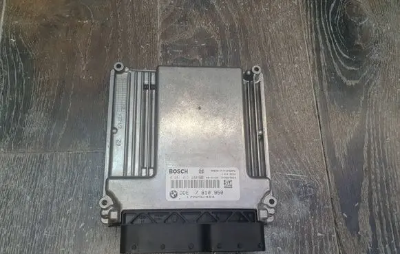 BMW 5 E60 E61 Engine control unit/module 0281015240 7810950 170292464