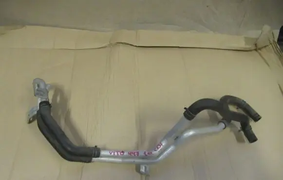 Mercedes-Benz Vito Viano W447 Engine coolant pipe/hose A4478320115