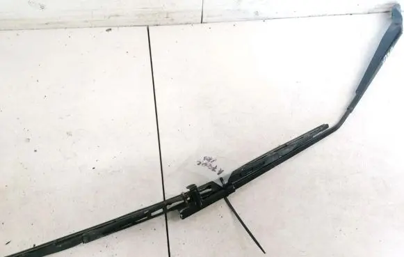 Mazda 3 I Front wiper blade arm