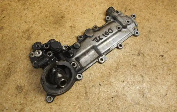 Toyota Land Cruiser (J100) Oil filter mounting bracket 