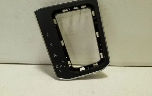 Volkswagen Tiguan Gear shift selector indicator 5NB713203A