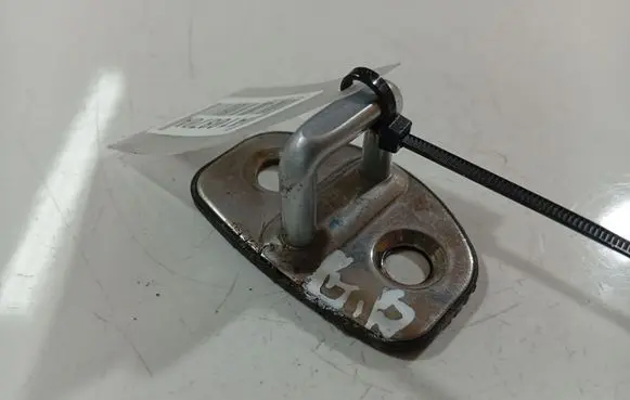 Skoda Roomster (5J) Front door lock loop/hook striker 6Y0837033C