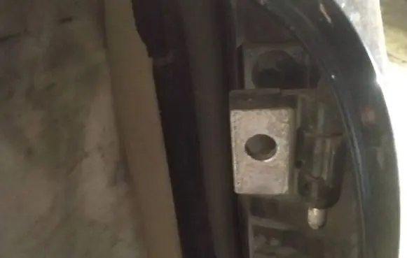 Volvo XC90 Rear door lower hinge