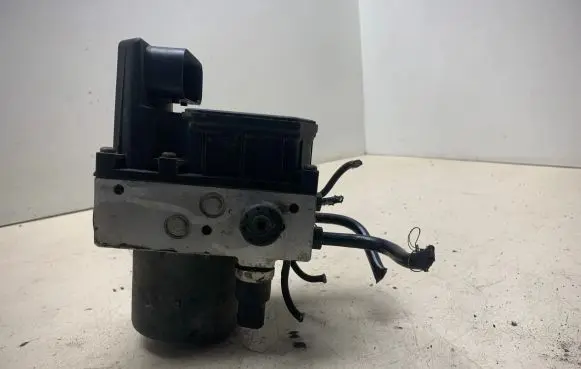 Volkswagen PASSAT B5.5 ABS Pump ESP0124C H17S0028 0265950055