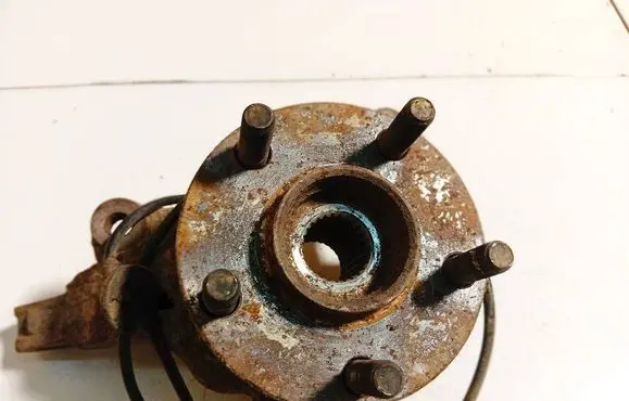 Subaru Outback Front wheel hub 