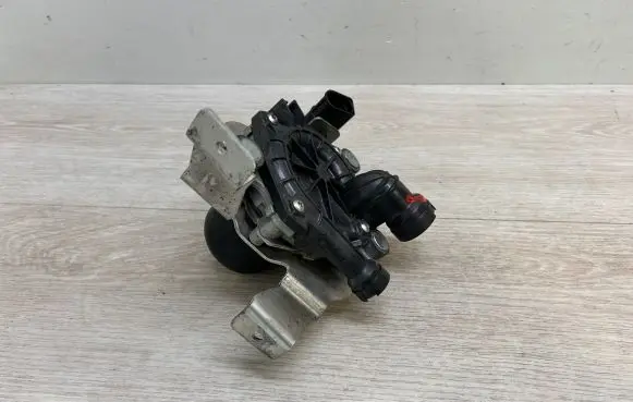 Volkswagen Touareg II Secondary air pump 07K959253A