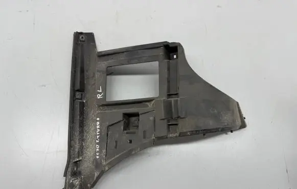 Volvo XC70 Rear bumper mounting bracket 8648149