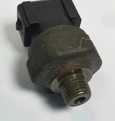 Volvo S40, V40 Air conditioning (A/C) pressure sensor 30899051