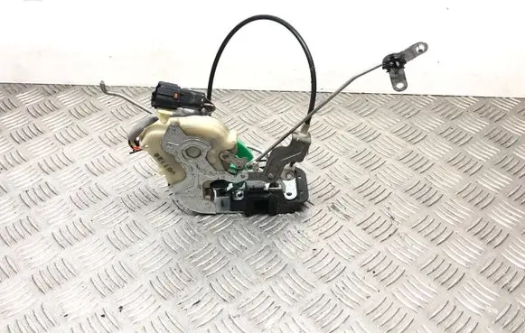 KIA Sorento Front door lock 061128 A045777