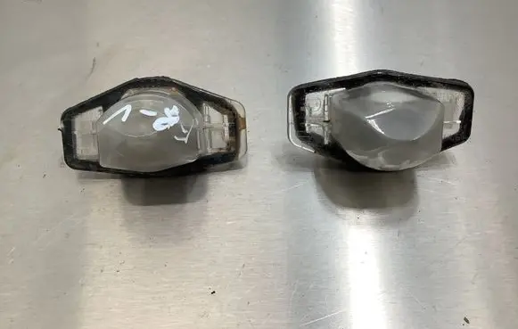Honda FR-V Front fender indicator light 4050