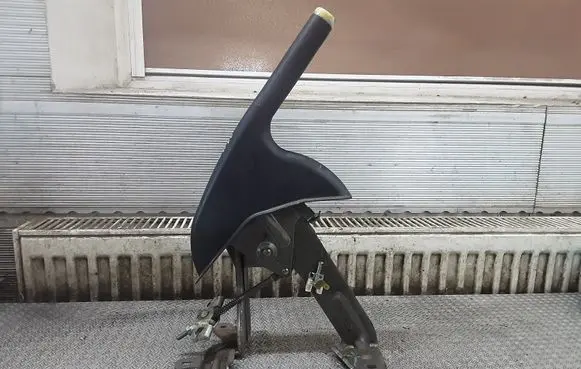 Handbrake/parking brake lever assembly