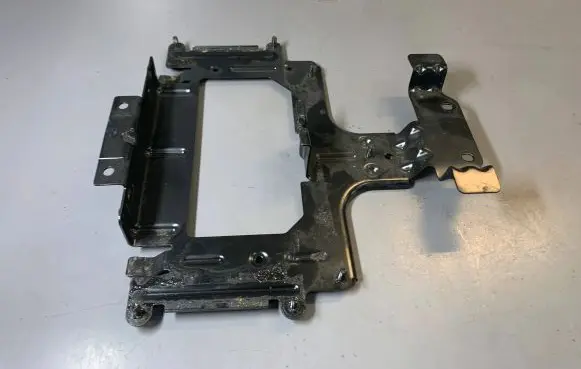 BMW 3 E90 E91 Sound amplifier holder/bracket 65156927700 6927700
