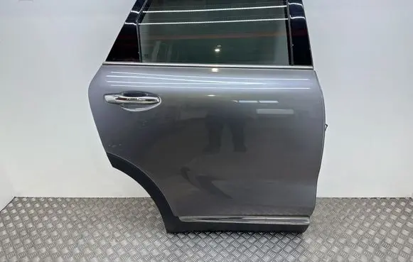 KIA Sorento Rear door 