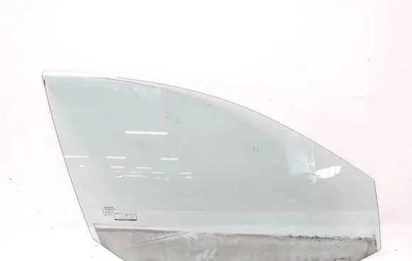Volvo XC70 Front door window glass four-door