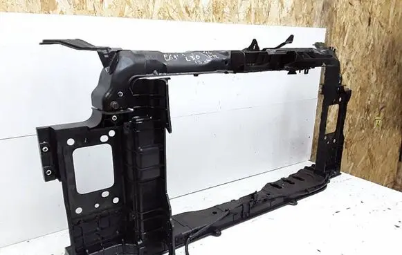 Hyundai i30 Radiator support slam panel