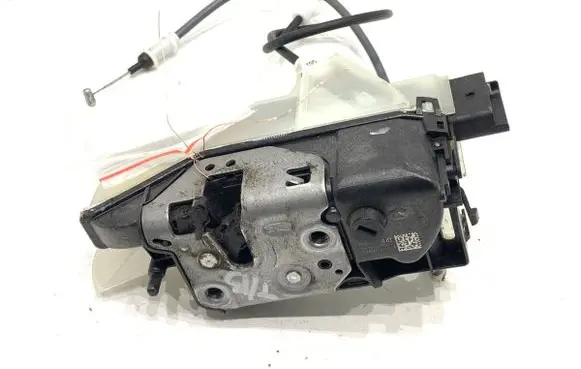 Peugeot Partner III Rear door lock 163441