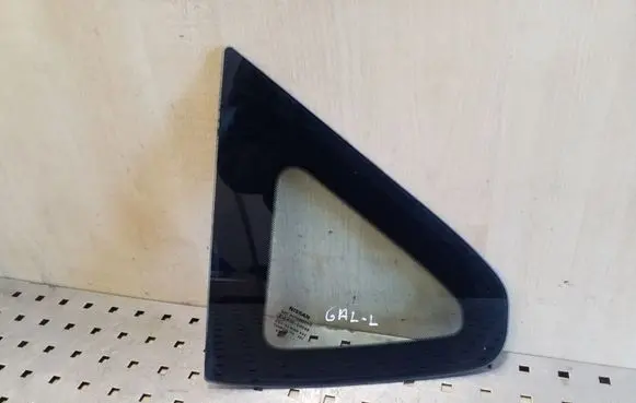 Nissan Qashqai Rear side window