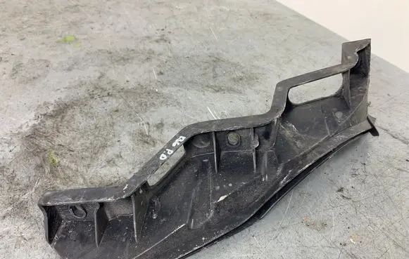 Volkswagen PASSAT B6 Front bumper mounting bracket 3C0807890