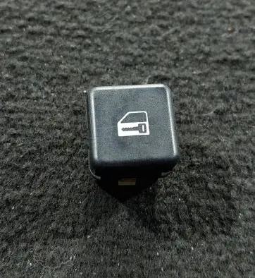 BMW 5 E39 Central locking switch button 8360828