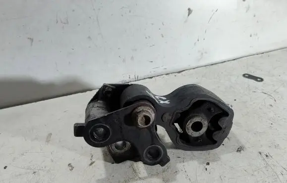 Mazda CX-5 Engine mount vacuum valve 
