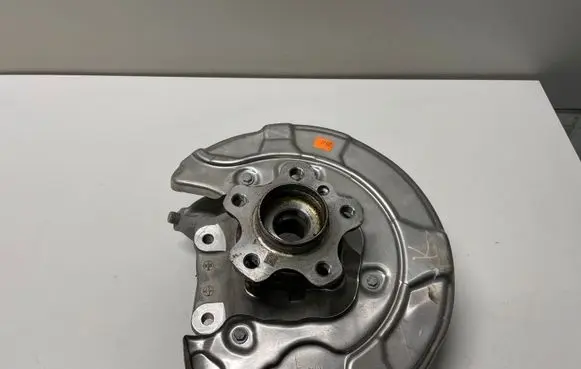 BMW 5 G30 G31 Rear wheel hub 6866337