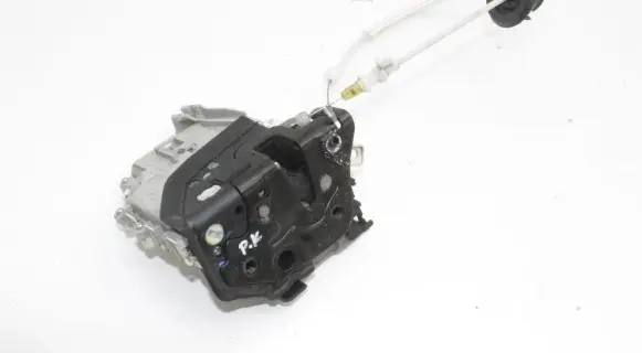 Audi Q7 4L Coupe door lock (next to the handle) 8J2837015C