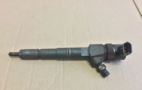 Opel Insignia A Fuel injector 0445110423 5557668