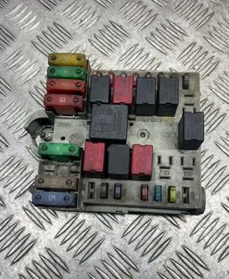 Fiat Stilo Fuse module 57657 51773289
