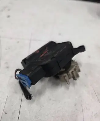 Volkswagen Golf V Air flap motor/actuator 1K09075110