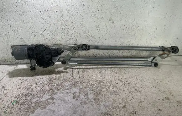 Ford Focus Front wiper linkage and motor BP4K67340 4M5117508AA 0390241731