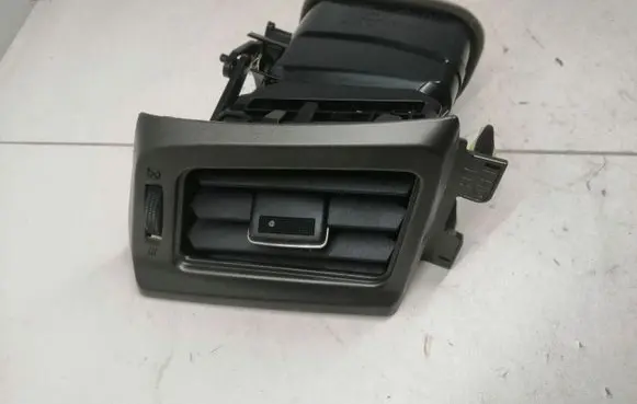 Toyota RAV 4 (XA40) Dashboard side air vent grill/cover trim 5567042080 5567042100 5568042060