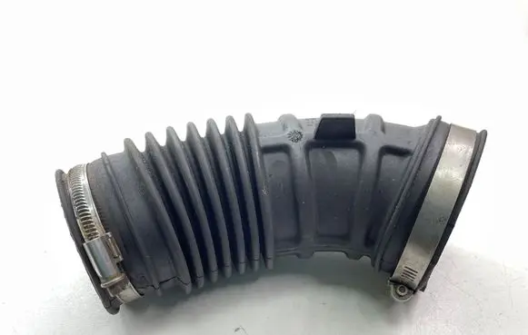 Chrysler 300 - 300C Air intake hose/pipe 0210490A