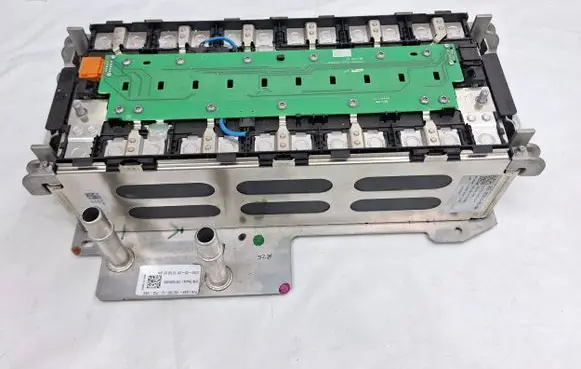 Ford Kuga III Hybrid / electric car battery LX6810C790GPIA3AB 201500482 E761F