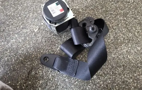 Mini One - Cooper Coupe R56 Front seatbelt