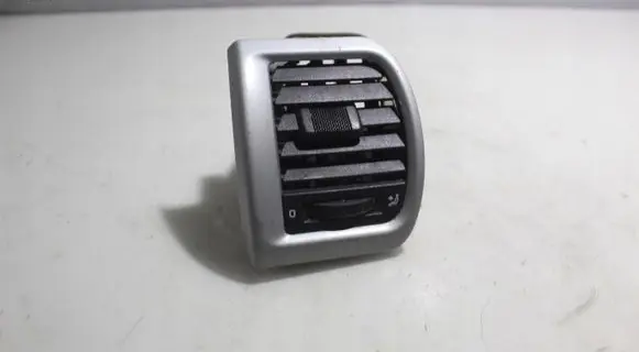 Skoda Fabia Mk2 (5J) Dashboard side air vent grill/cover trim