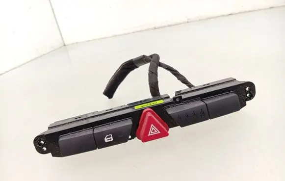 KIA Ceed Hazard light switch 937001H000