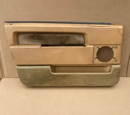 Volvo 940 Front door card panel trim 04910801