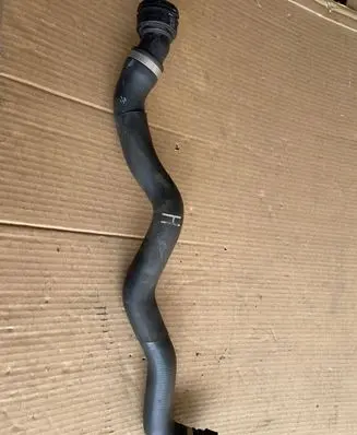 BMW 5 G30 G31 Engine coolant pipe/hose 17128572905