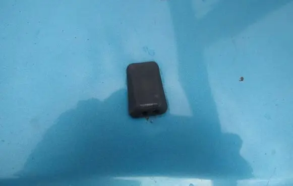 Windshield washer spray nozzle