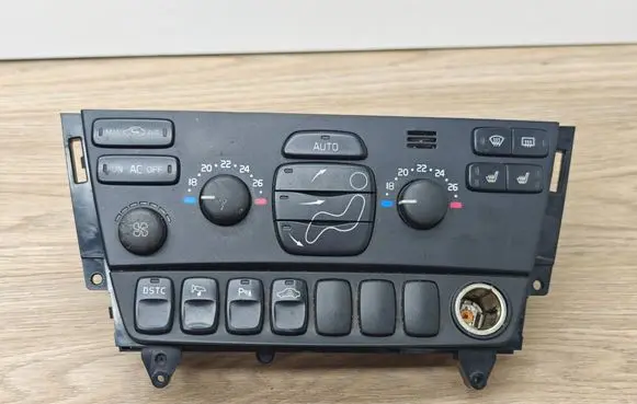 Volvo V70 Climate control unit 30746022 06W10E03 M4104400131