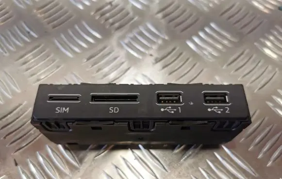Audi A8 S8 D5 USB socket connector 4N0035736