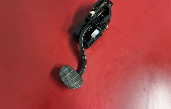 BMW X1 F48 F49 Brake pedal 6856596