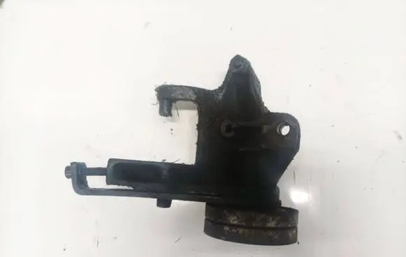 Peugeot 405 Engine mounting bracket