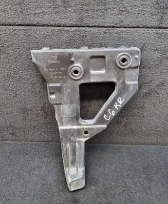 Front bumper mounting bracket