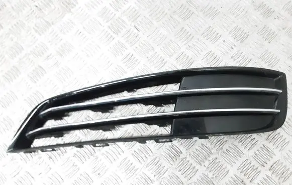 Audi A8 S8 D4 4H Front fog light trim/grill 4H0807679K