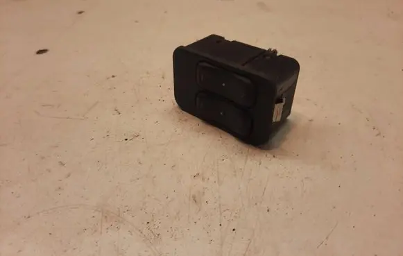 Opel Zafira A Electric window control switch 90561088