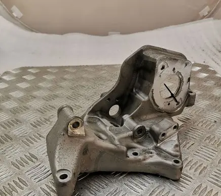 Volvo XC90 Generator/alternator bracket 31401103
