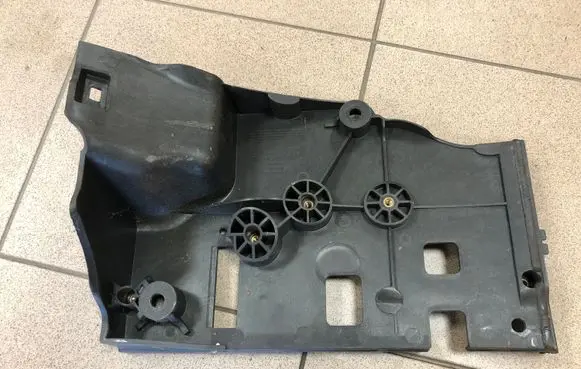 Battery tray