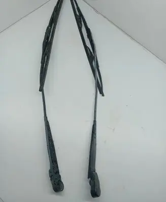Front wiper blade arm