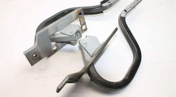 Jaguar XJ X40 Tailgate/trunk/boot hinge